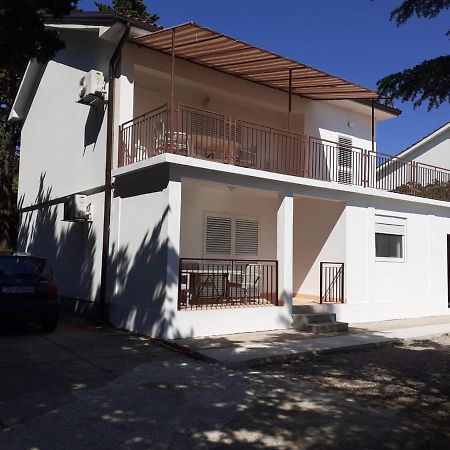 Apartments Marija Кърк Екстериор снимка