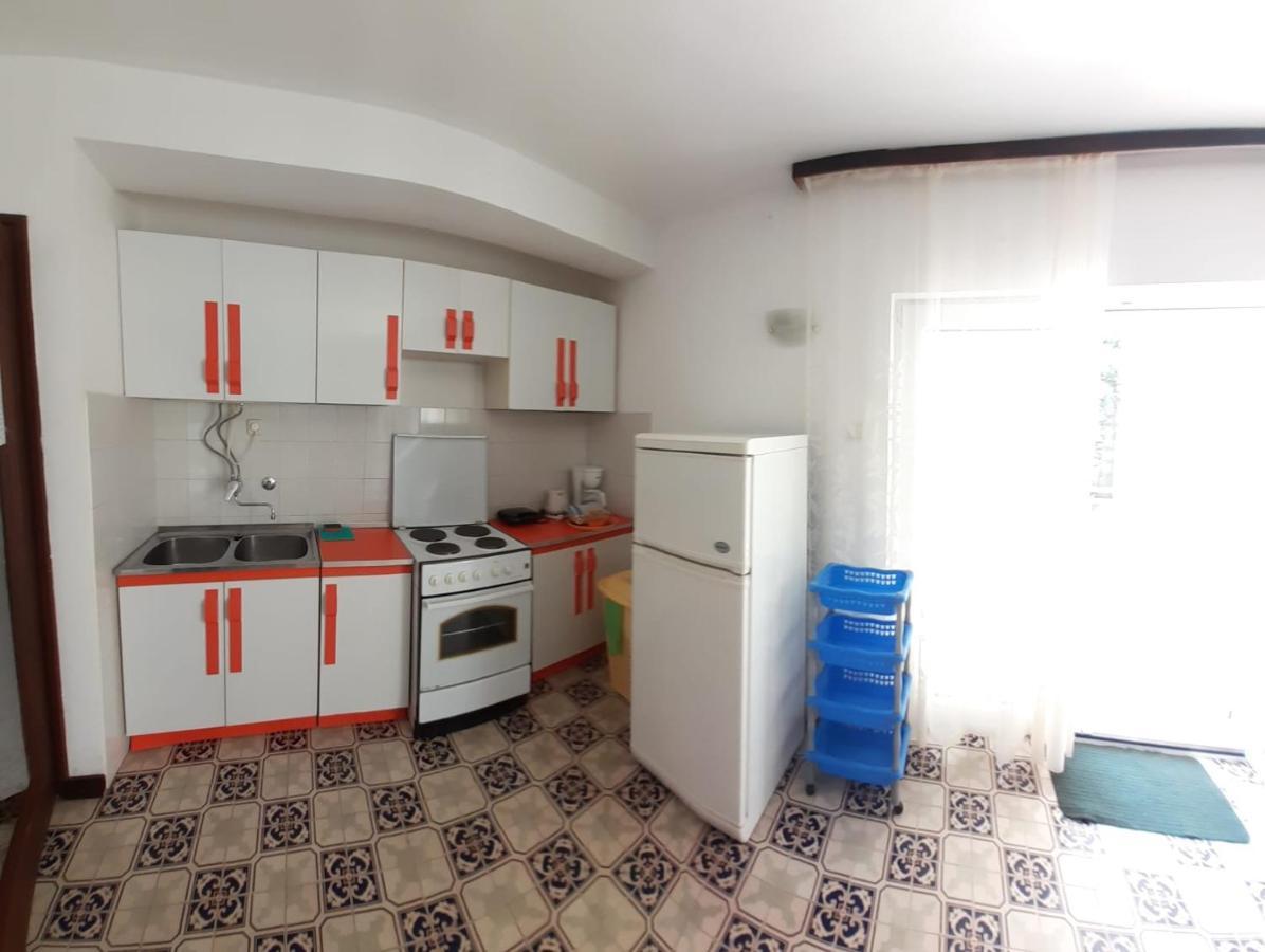 Apartments Marija Кърк Екстериор снимка