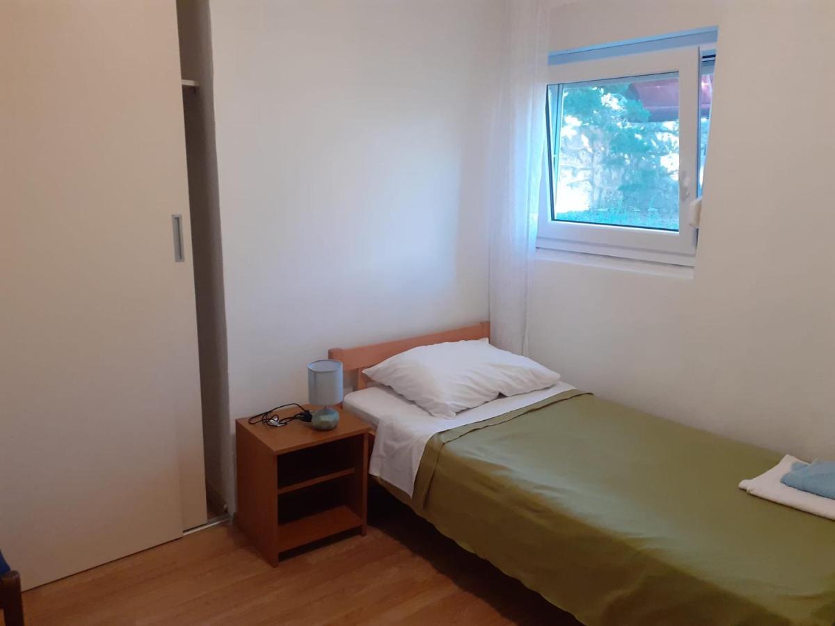 Apartments Marija Кърк Екстериор снимка